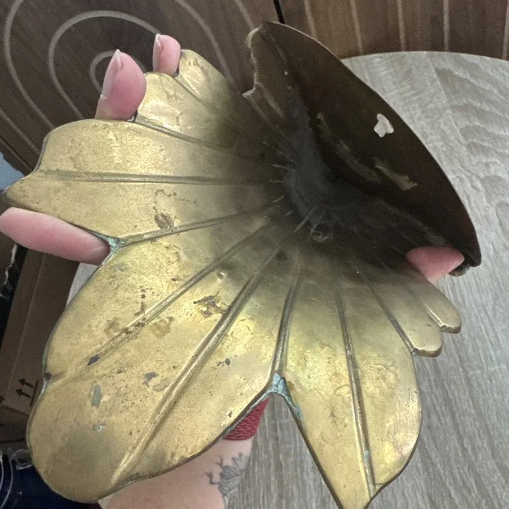 Vintage Art Deco Brass Leaf Design Wall Mount Planter Pocket Holder